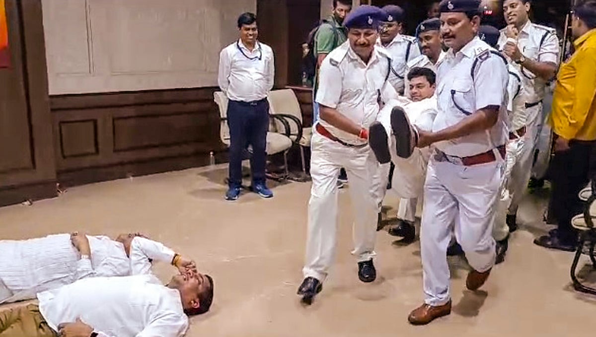 PTI : Jharkhand BJP MLAs Suspended, Removed By Marshals |